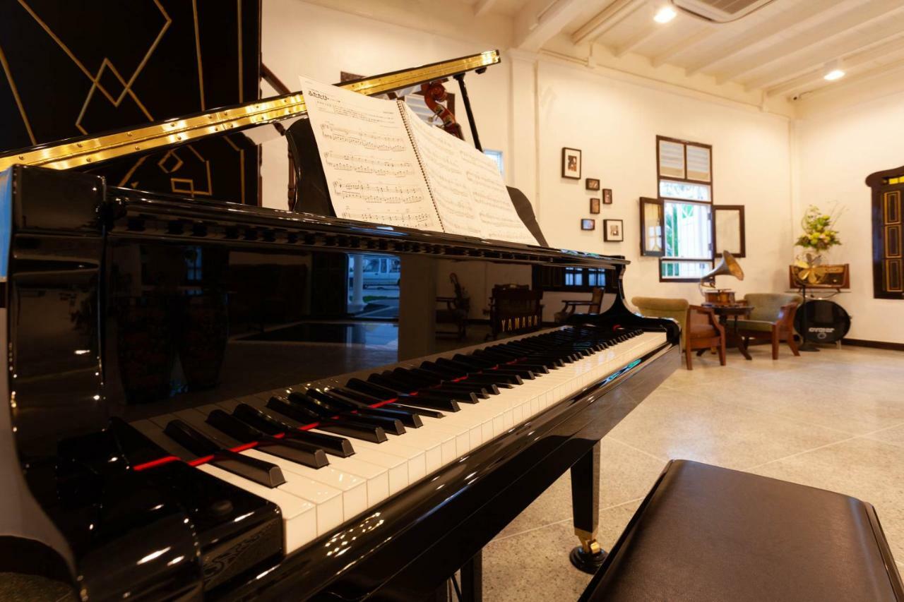 Sound Gallery House - Sha Plus Phuket Екстериор снимка